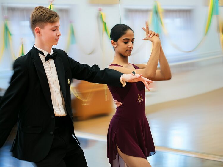 2025年成都青白江区国际高中录取线预测：一公一民双选择，学费名额全解析