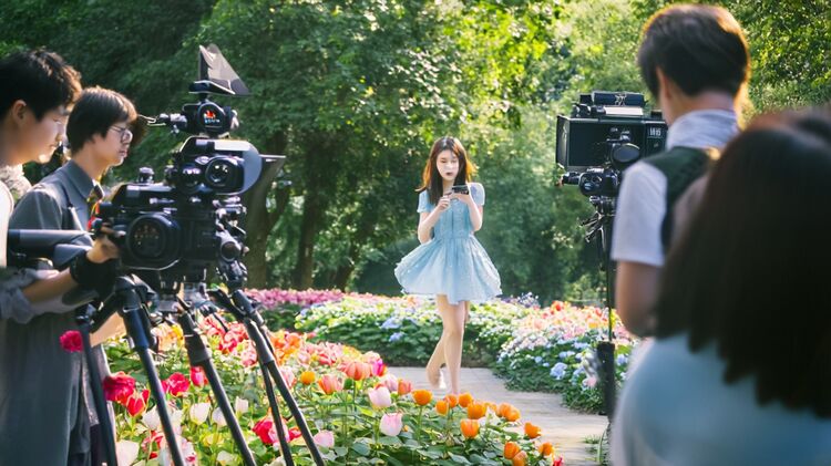 如何降低AI写作痕迹？实用分步指南助你写出更自然的文章